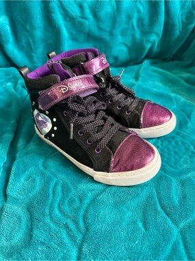 Descendants Kids' High-Top Sneakers - Black & Purple sz 1